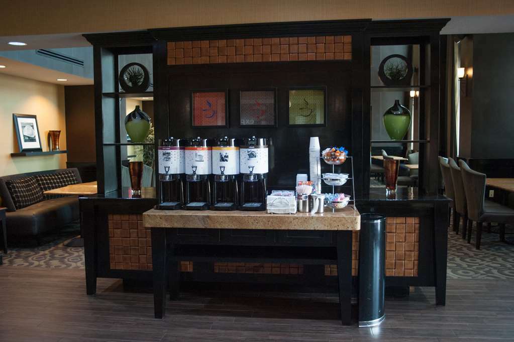 Hampton Inn & Suites Palestine Ristorante foto