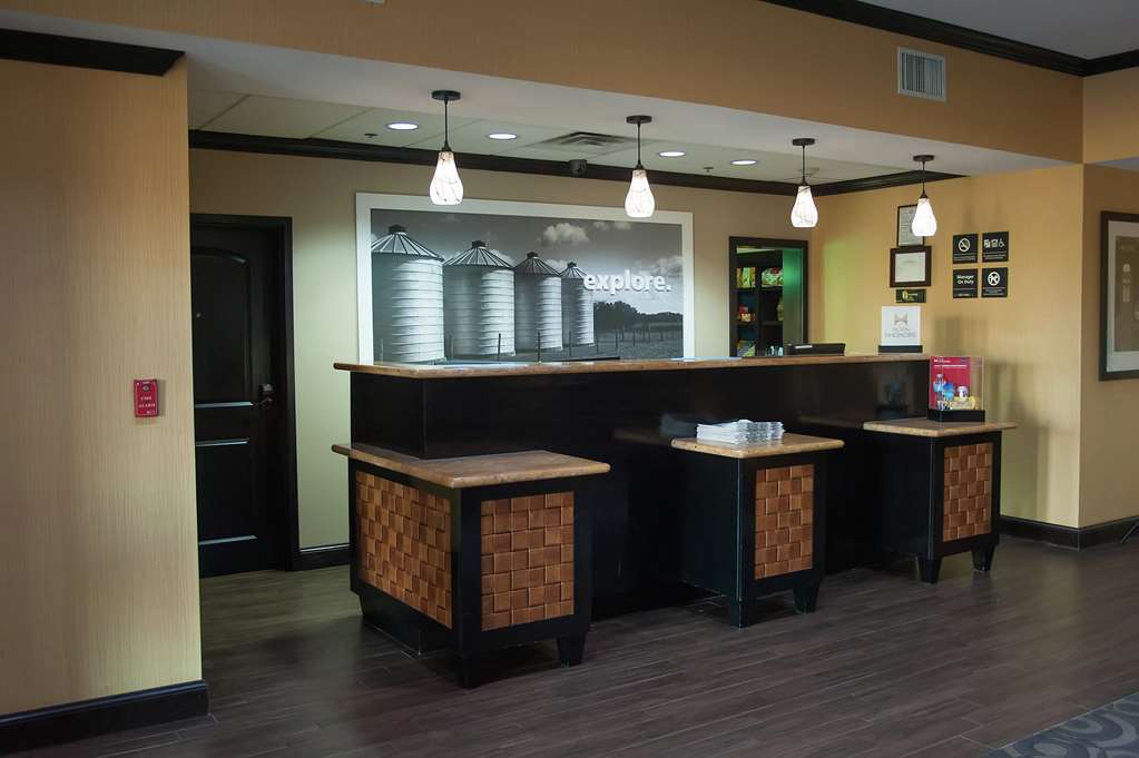 Hampton Inn & Suites Palestine Interno foto